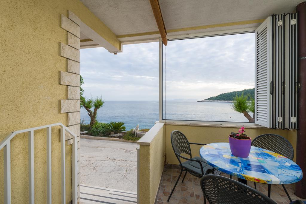 Superb Beachfront Luxury Seaview With Private Beach Milna  Room photo