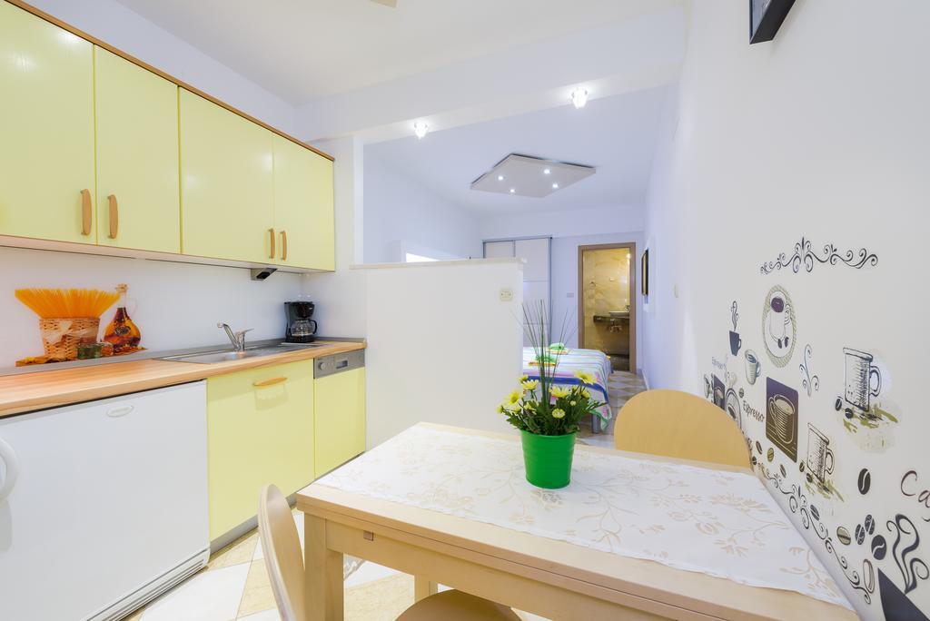 Superb Beachfront Luxury Seaview With Private Beach Milna  Room photo